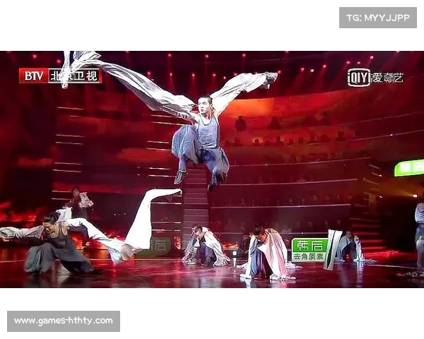 遵义汇川体育馆：杠铃巨响与运动员怒吼交织，力量赛场空气震颤