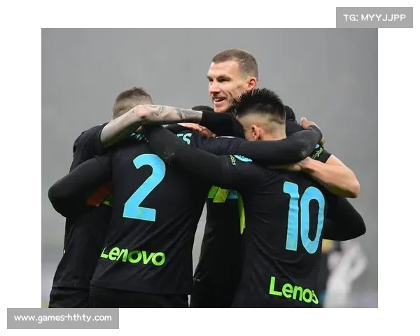 都灵门将扑救后抽筋倒地，米兰球员主动相助显体育精神